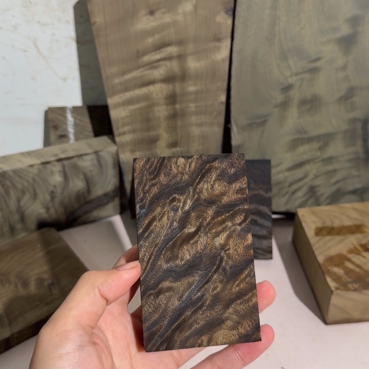 J***ㅤ金丝楠木花纹小料358