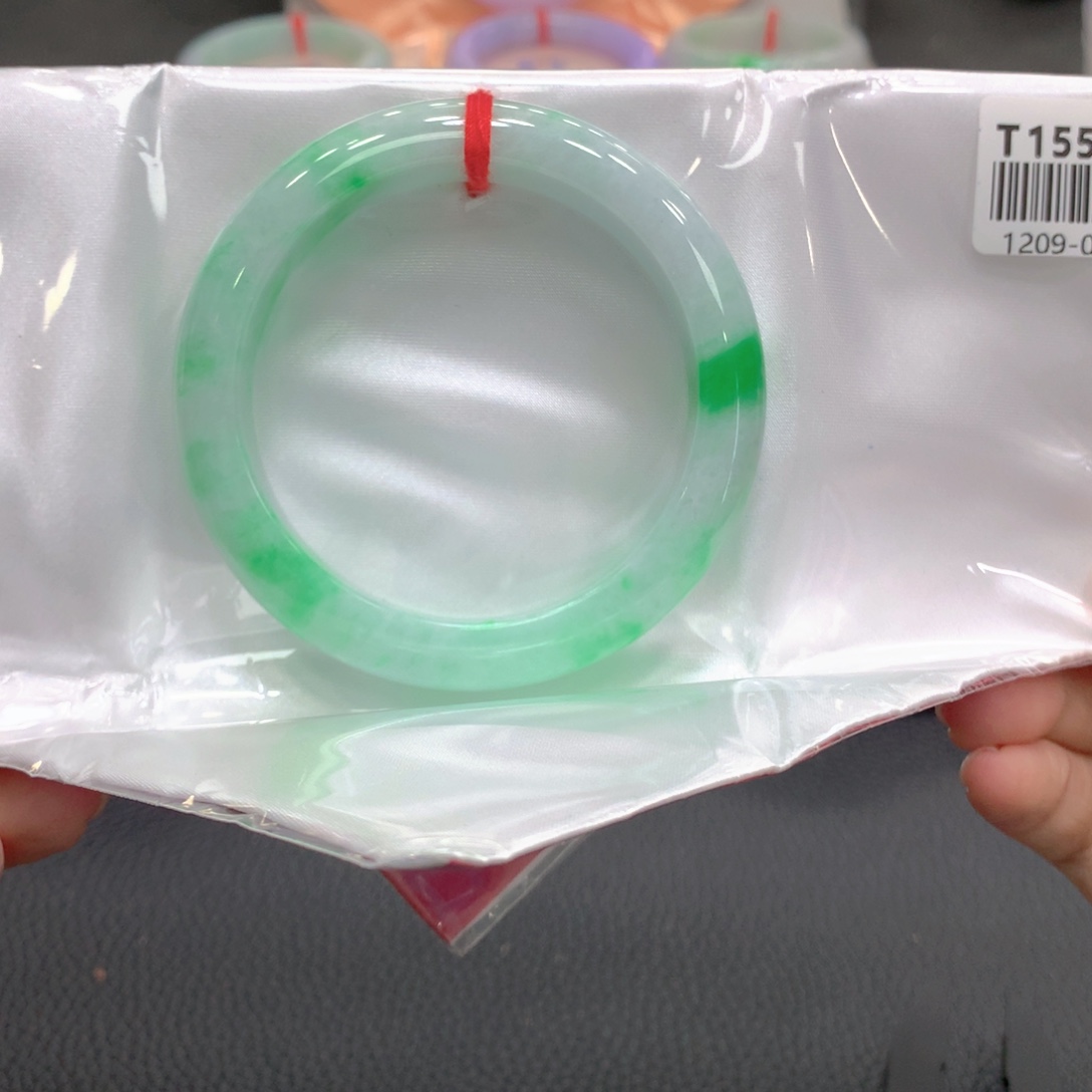 翡翠未镶嵌手镯8号