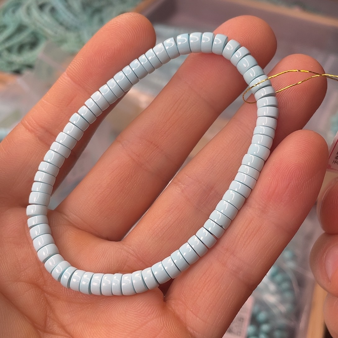 绿松石未镶嵌颈饰