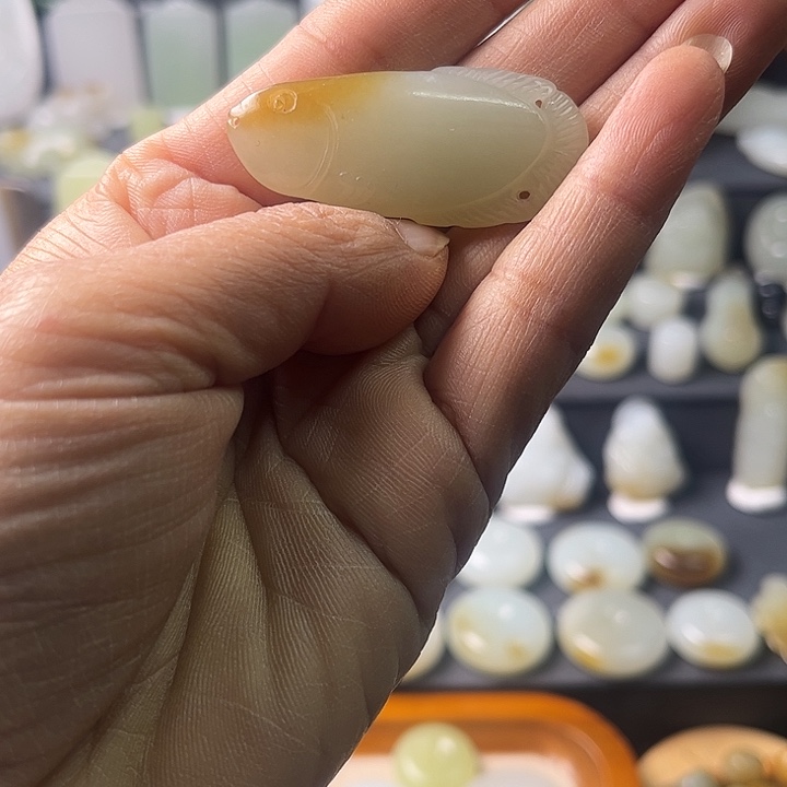 和田玉（糖玉）未镶嵌颈饰