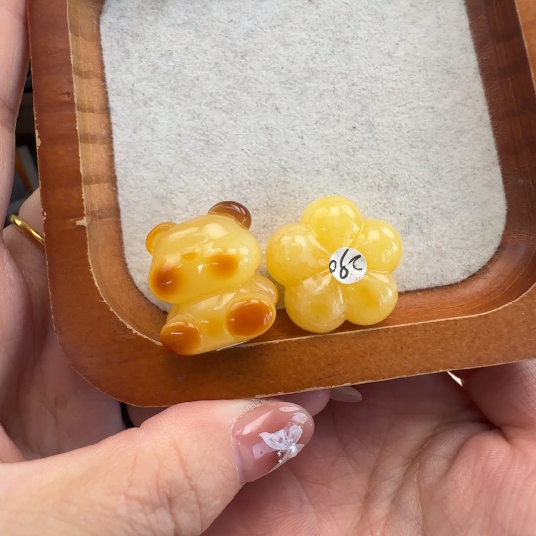 梅***7琥珀未镶嵌珠宝奇石