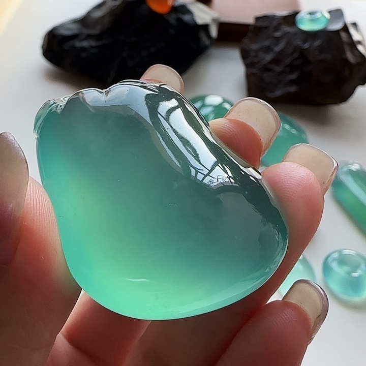 灵***佳岫玉未镶嵌颈饰岫玉