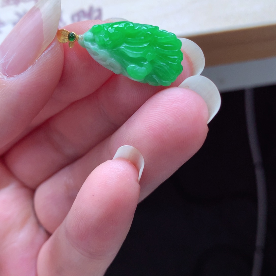 翡翠颈饰18K金镶嵌吊坠