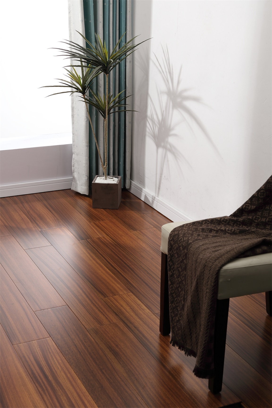 纯实木地板圆盘豆绿柄桑纯实木天然实木地板