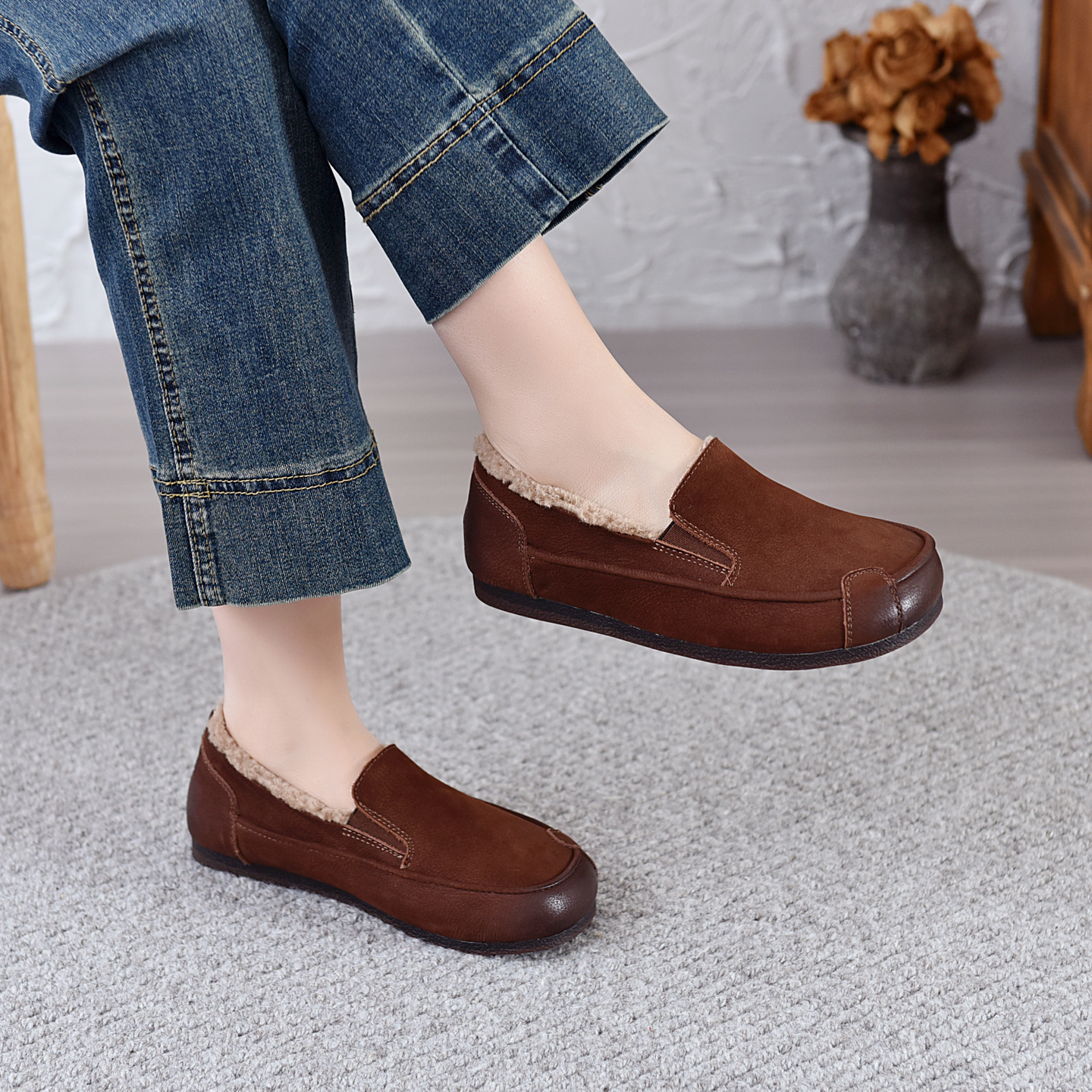 纯色冬季粘胶鞋一脚蹬平跟豆豆鞋妈妈鞋中老年乐福鞋