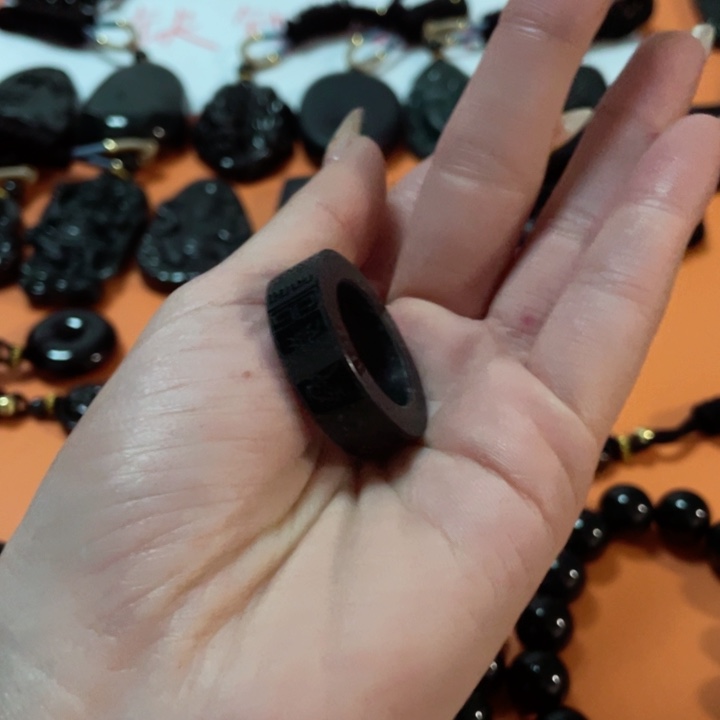 翡翠颈饰未镶嵌2**8翡翠吊坠