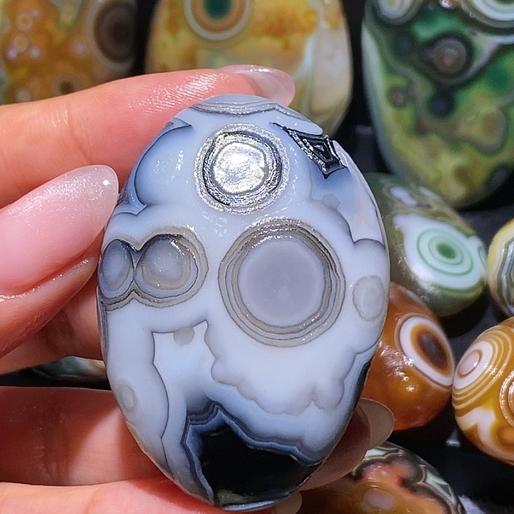 玛瑙/玉髓未镶嵌珠宝奇石85