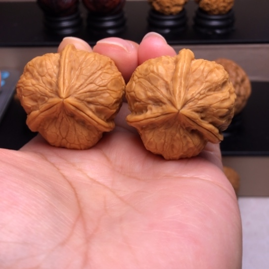 文玩核桃把件粗筋三楞20