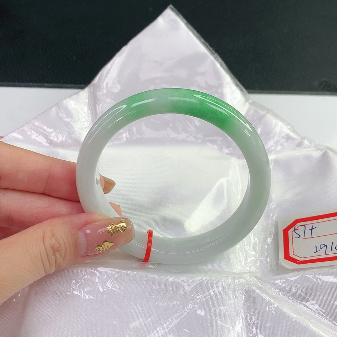 翡翠手镯未镶嵌天然翡翠A货 011