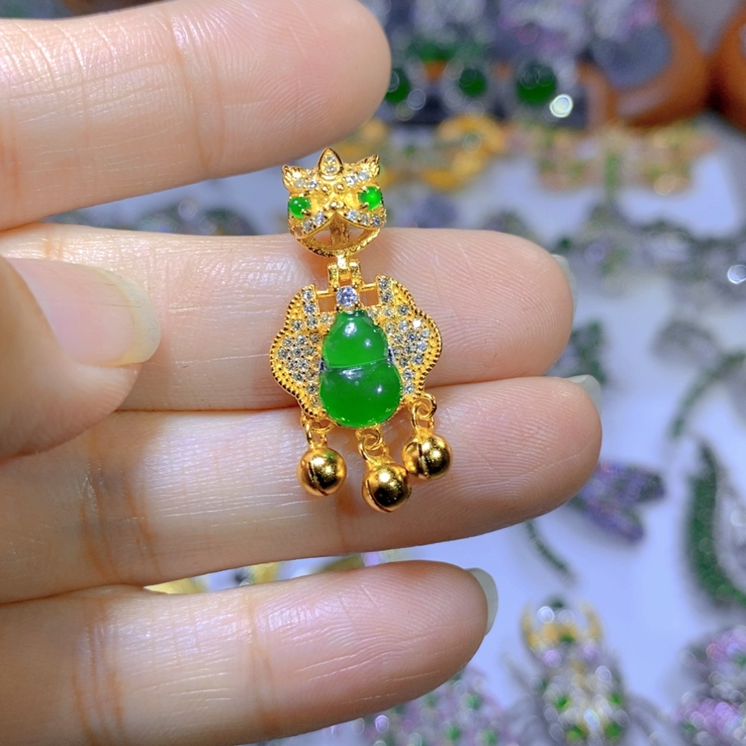 翡翠颈饰银S925镶嵌天然翡翠