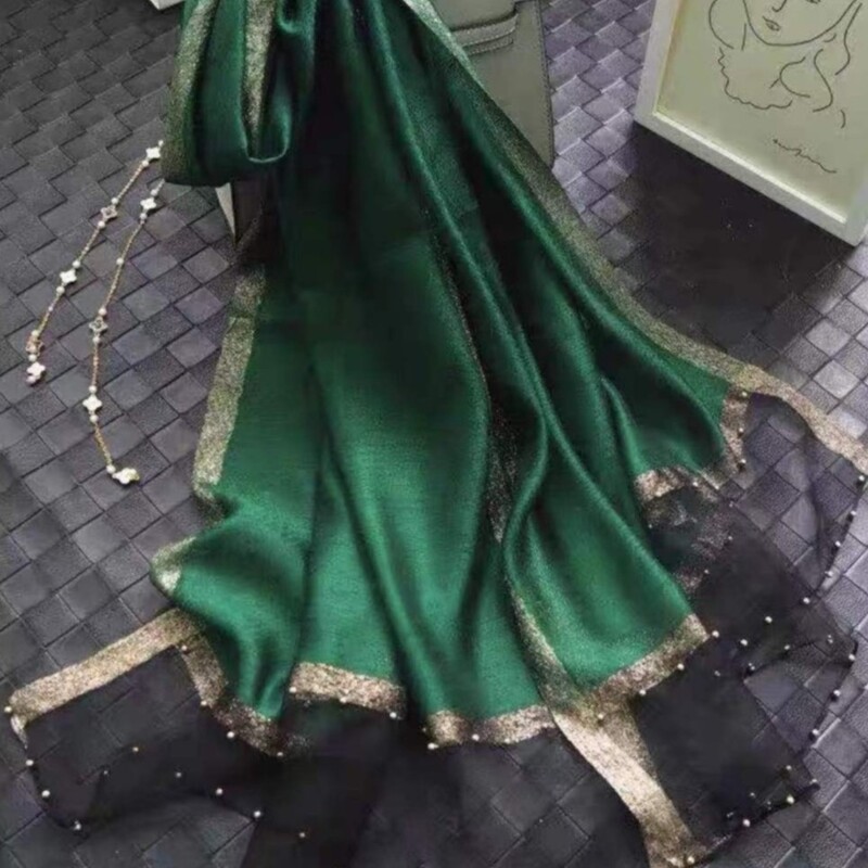 绿色纯色钉珠 冬季款桑蚕丝羊毛保暖围巾女士时尚百搭优雅披肩