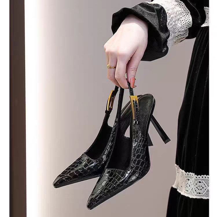 黑色漆皮尖头高跟鞋女细跟2025年新款气质小金条性感单鞋法式凉鞋
