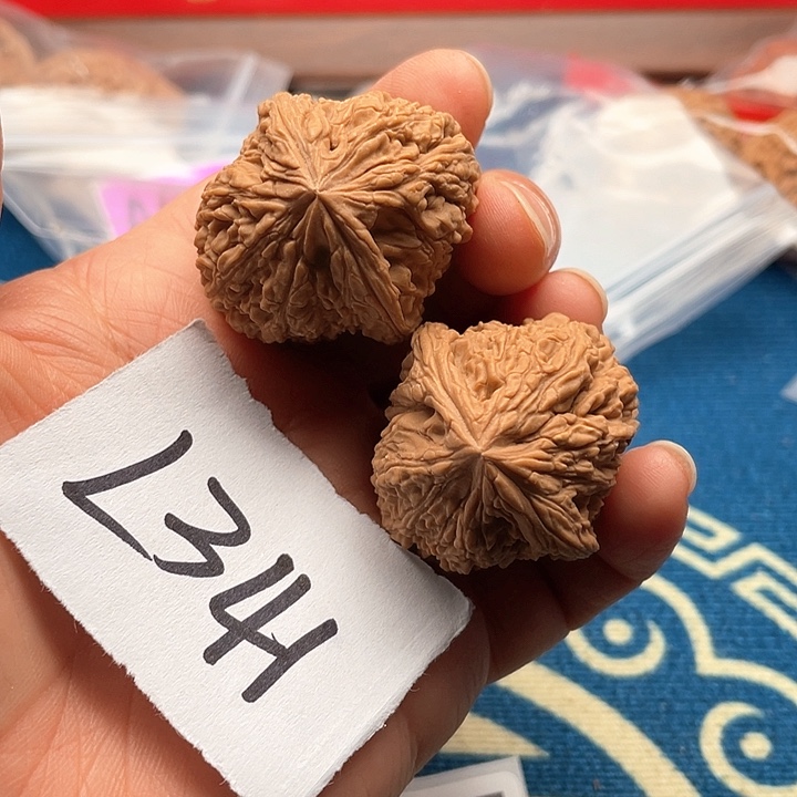 文玩核桃把件南疆