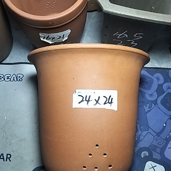 红泥特大金钟一个