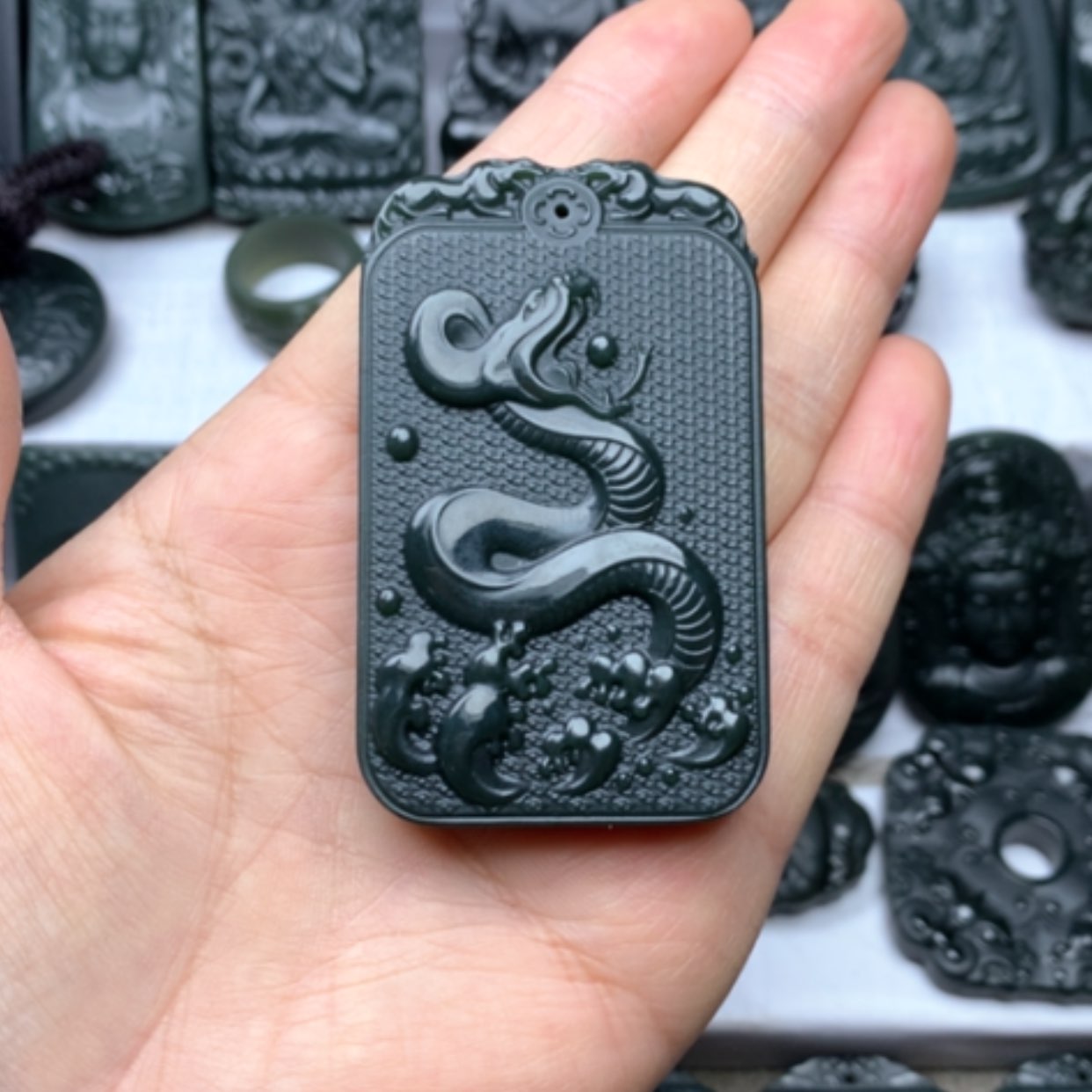 【闪购商品】和田玉颈饰未镶嵌双面雕刻