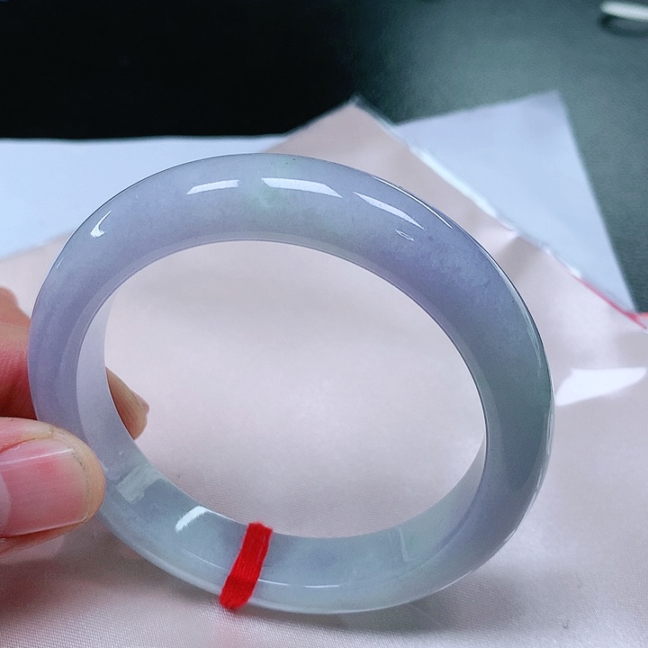 翡翠手镯未镶嵌翡翠手镯未镶嵌