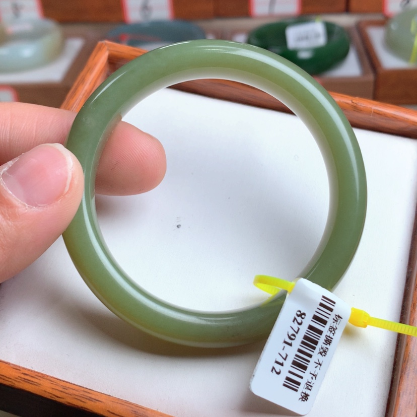 【闪购商品】和田玉手镯未镶嵌52.2