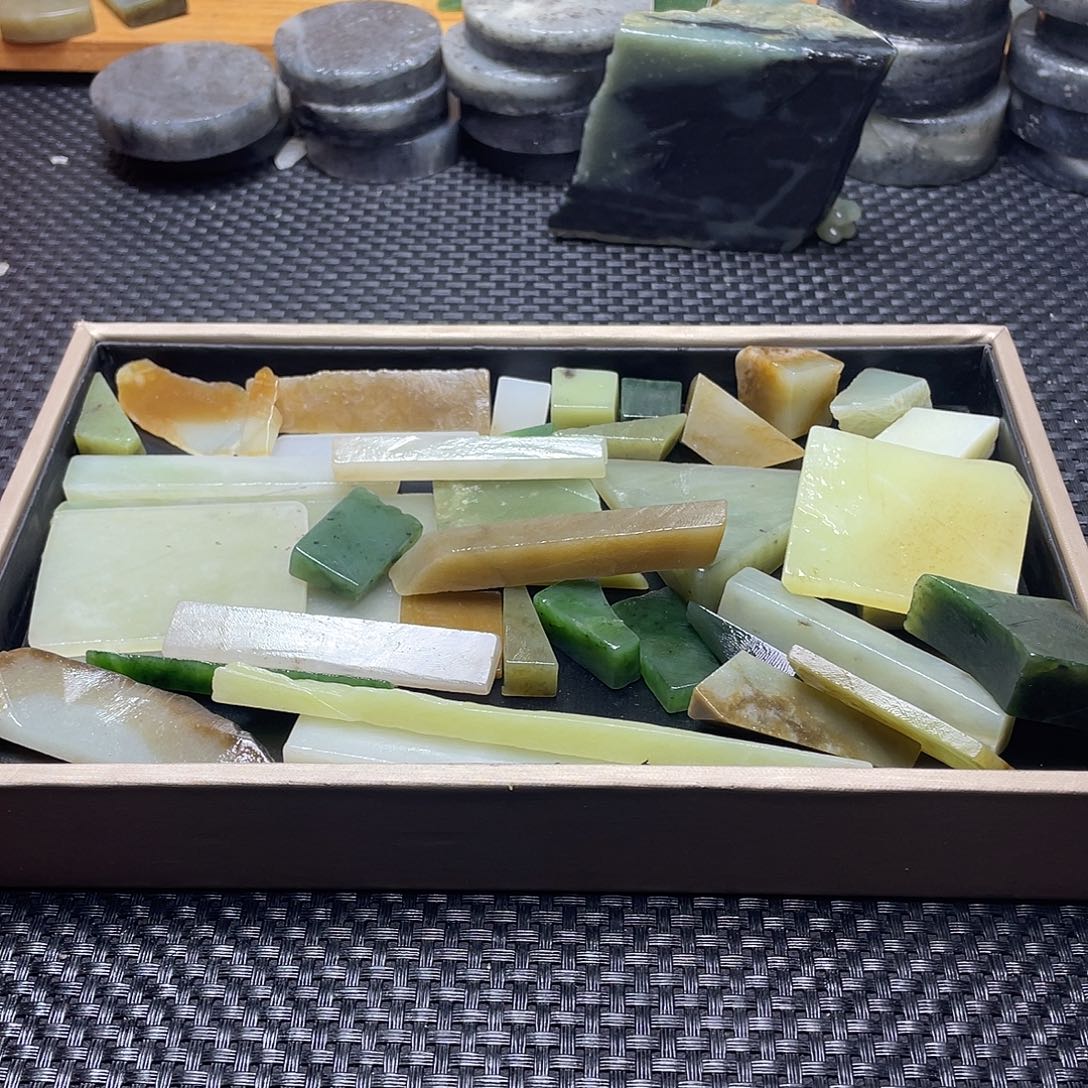 常***鲲和田玉（糖玉）未镶嵌珠宝半成品