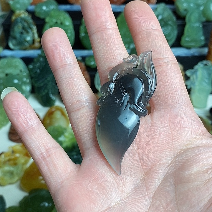 未镶嵌蛇纹石玉颈饰