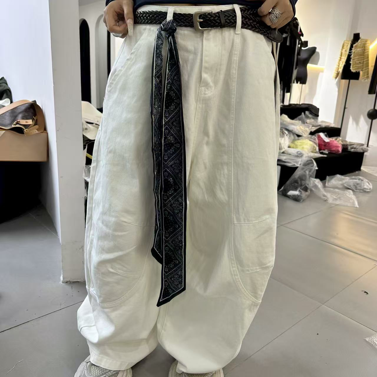 秋季新款高腰宽松显瘦阔腿慵懒风简约时尚百搭牛仔裤女