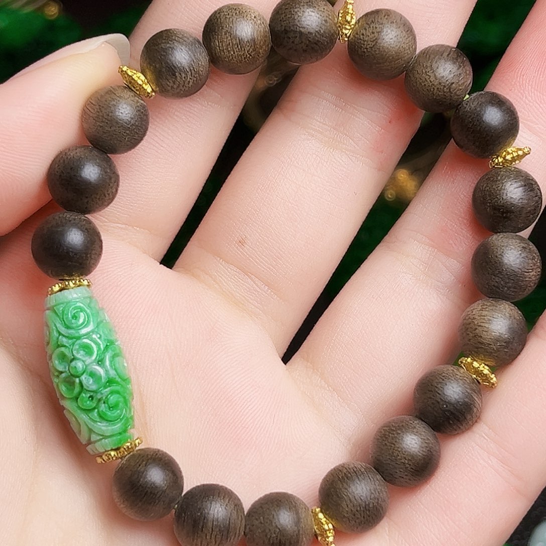 颈饰未镶嵌翡翠多样性