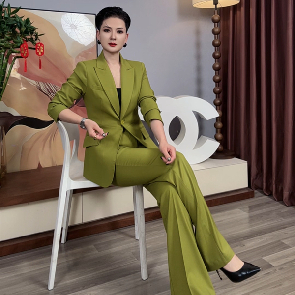 LG高定~时尚减龄显白芥茉绿显瘦修身西装微喇长裤套装
