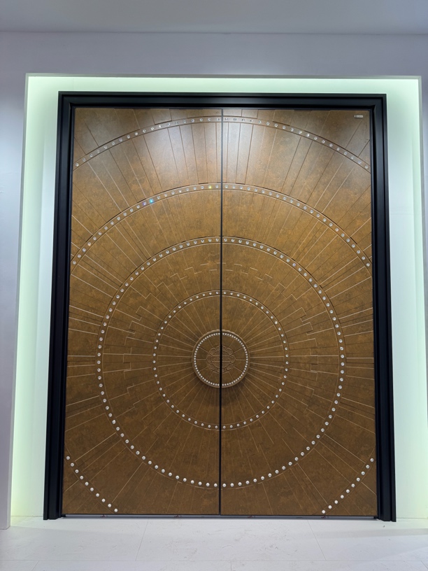 铸铝精雕极简轻奢风格别墅入户大门定制铝艺大门高端别墅大门