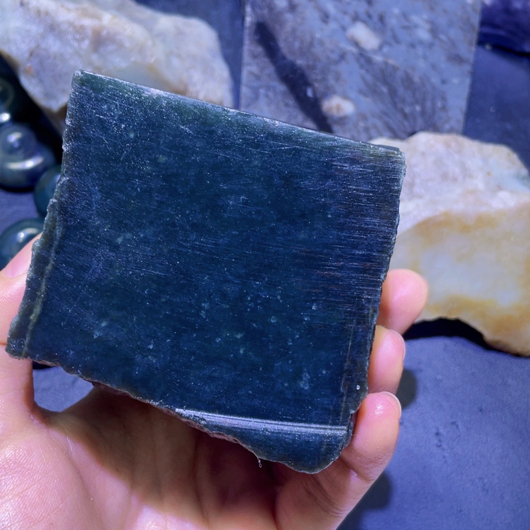 和田玉未镶嵌珠宝半成品