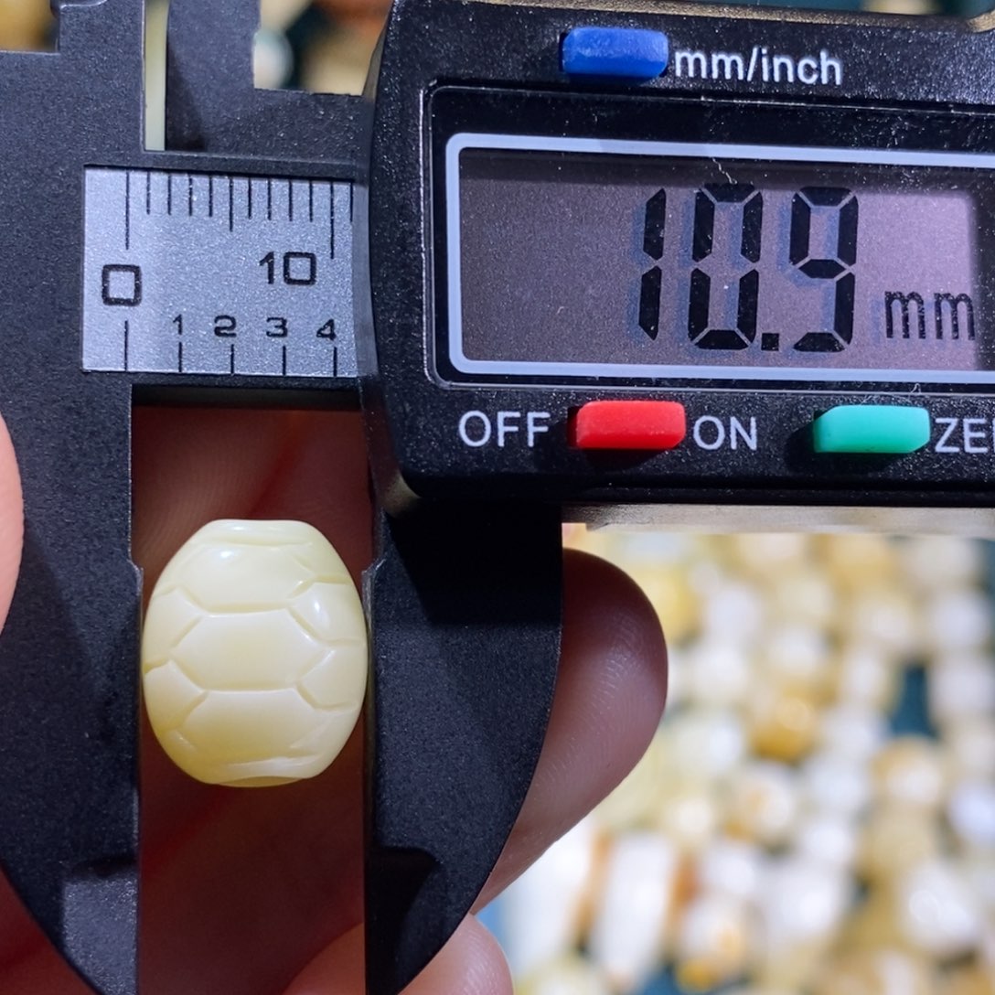 蜜蜡裸石未镶嵌微瑕