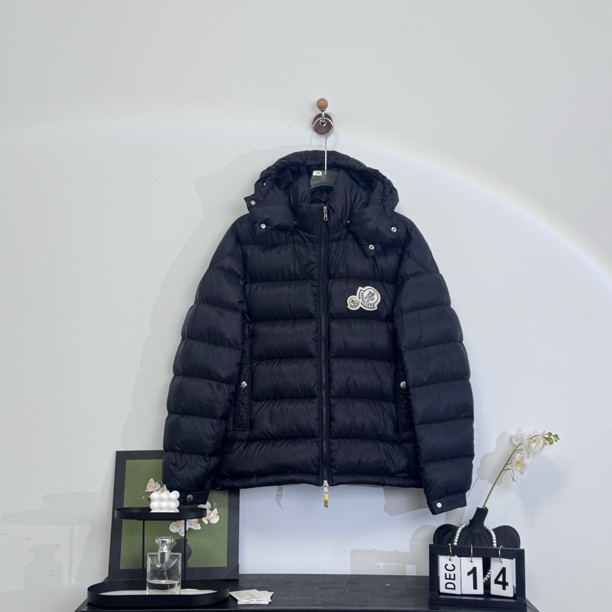 99新 MONCLER 双徽标刺绣logo羽绒服  4码  