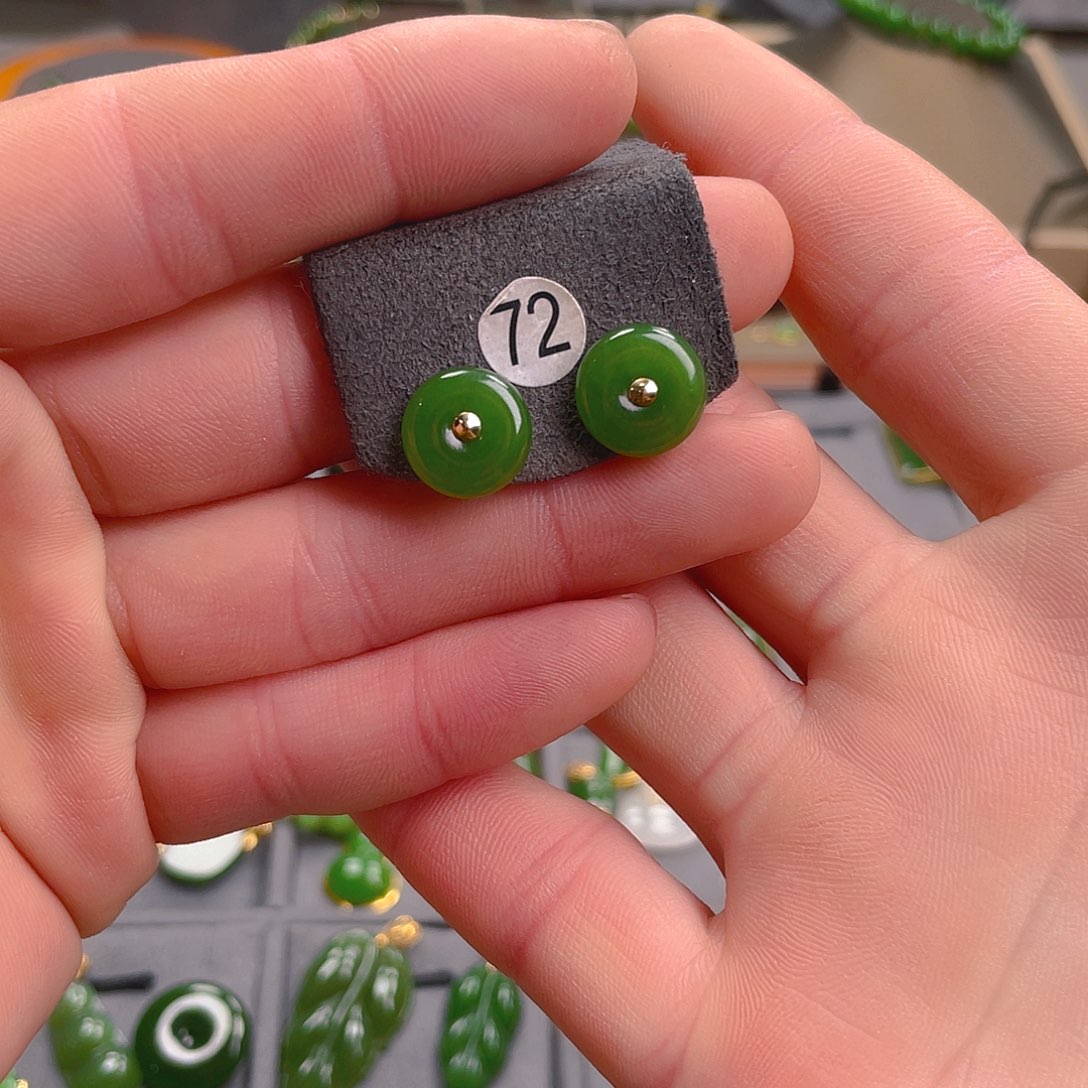 和田玉（碧玉）耳饰18K金镶嵌72