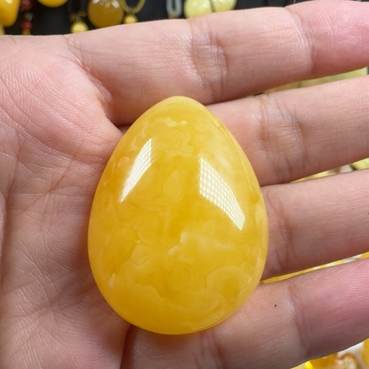 蜜蜡未镶嵌珠宝奇石