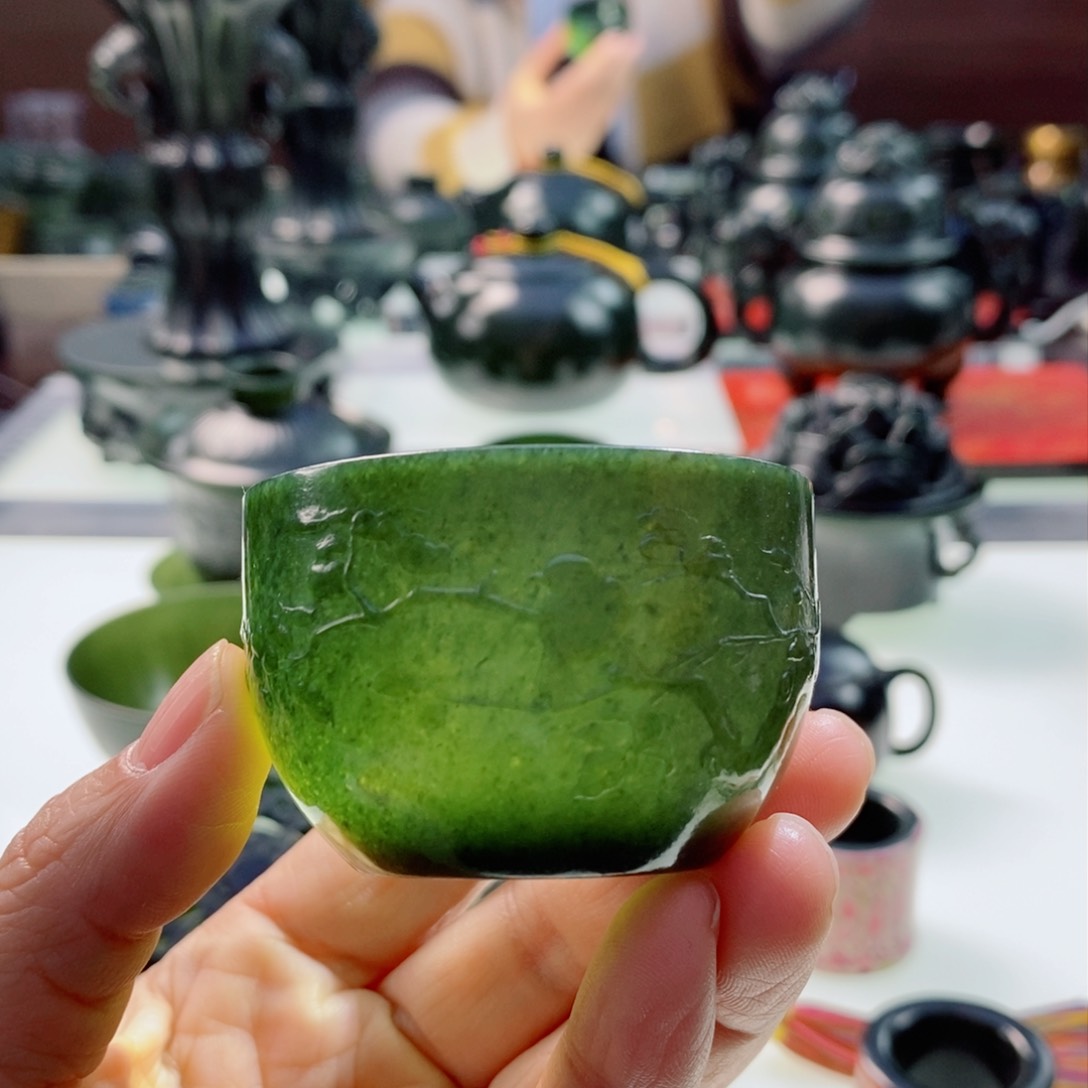 和田玉（青玉）摆件未镶嵌微瑕