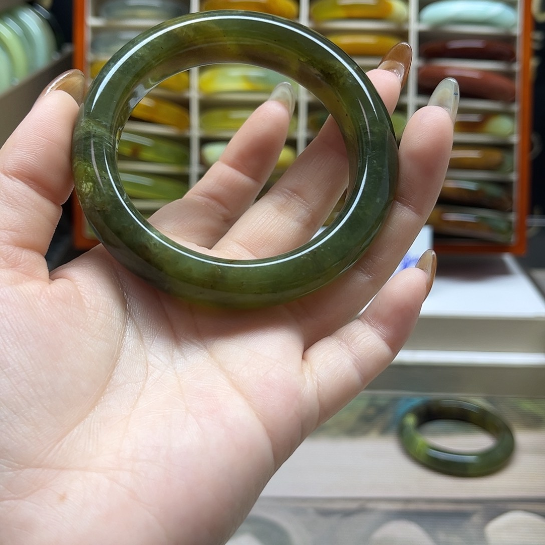 ****岫玉未镶嵌手镯默认微瑕不退换