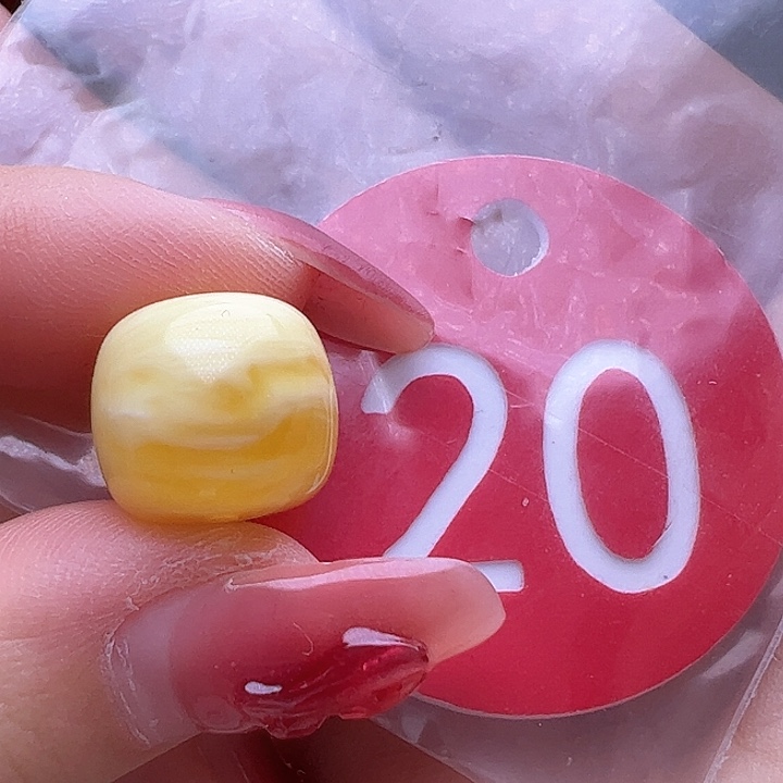 蜜蜡裸石未镶嵌孔道内冰片 12.6mm老型