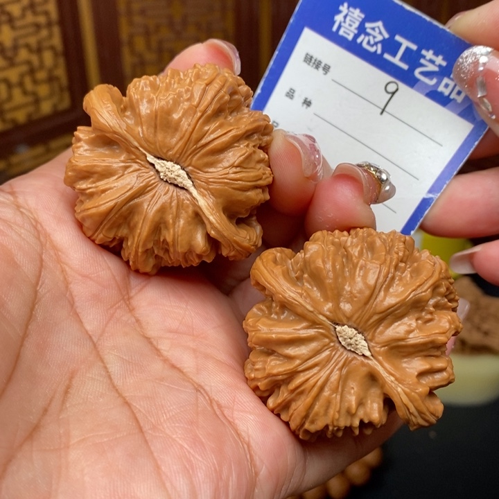 文玩核桃吊坠45白狮子