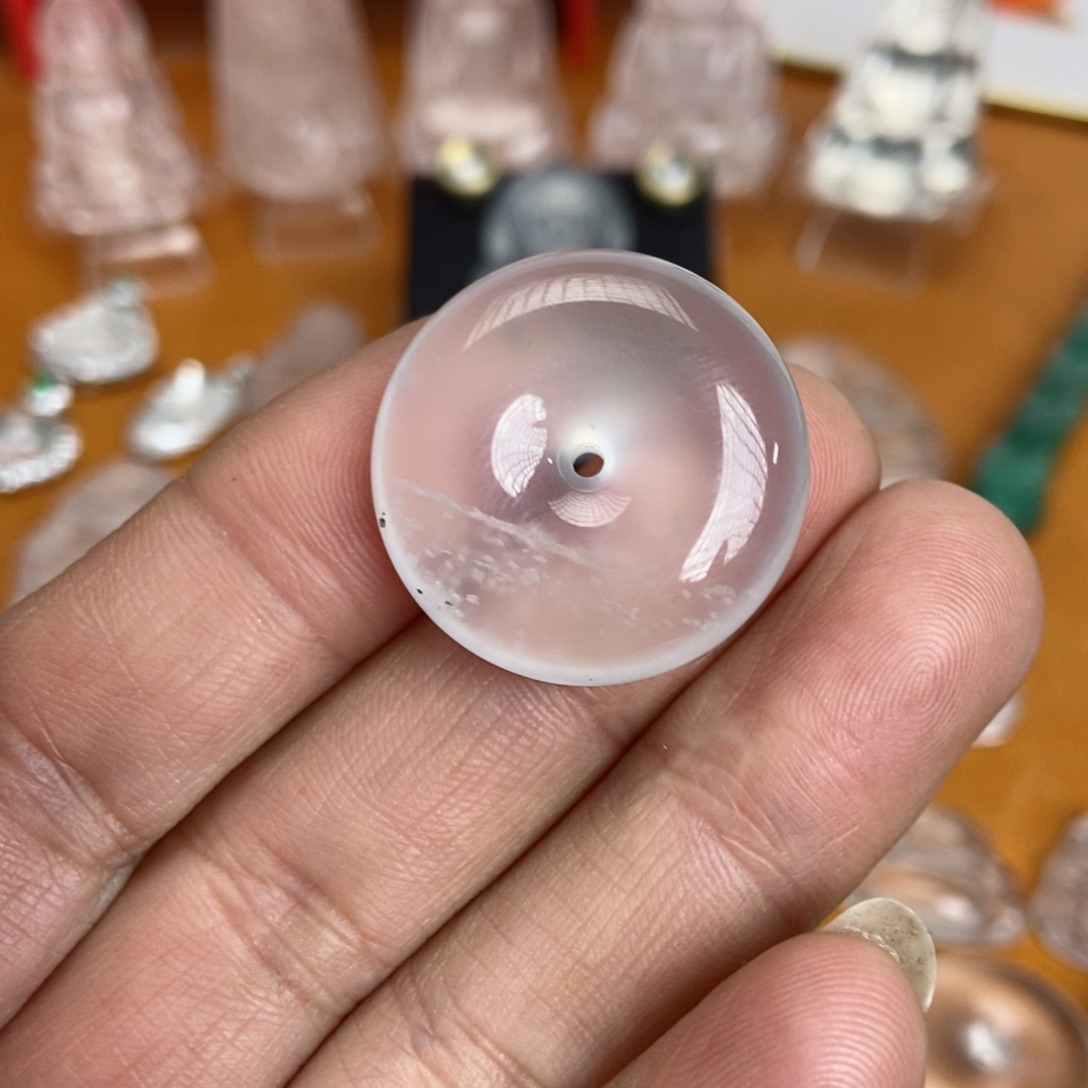 石英质玉吊坠未镶嵌