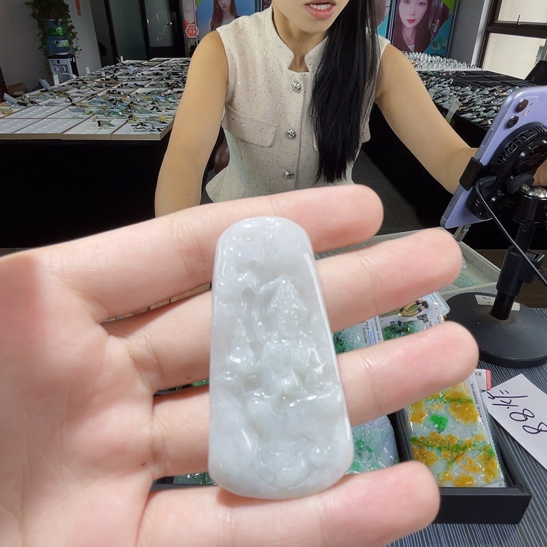 颈饰未镶嵌翡翠一