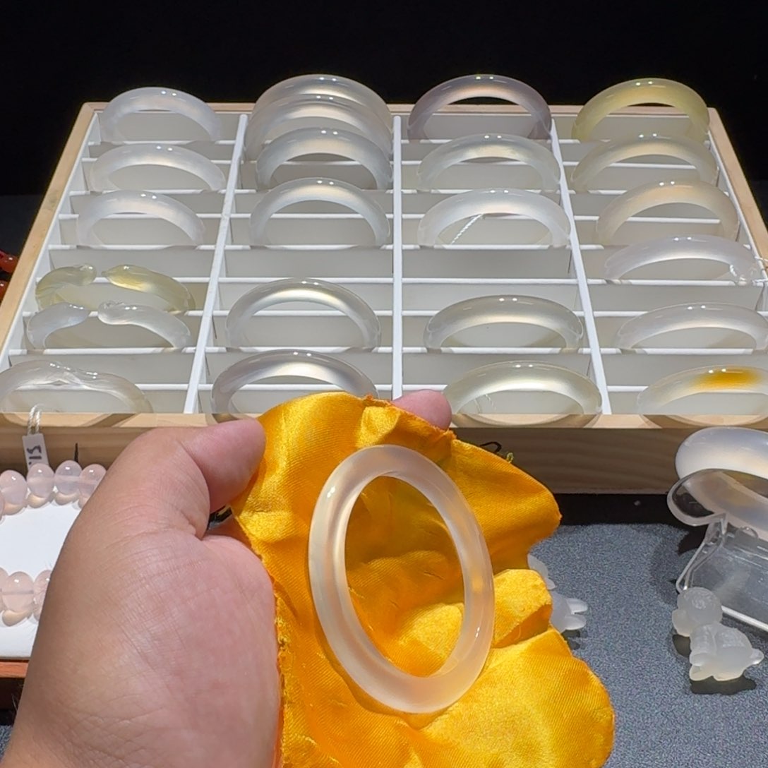 ****玛瑙/玉髓手镯合金