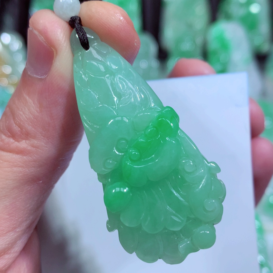 翡翠颈饰未镶嵌缅甸翡翠