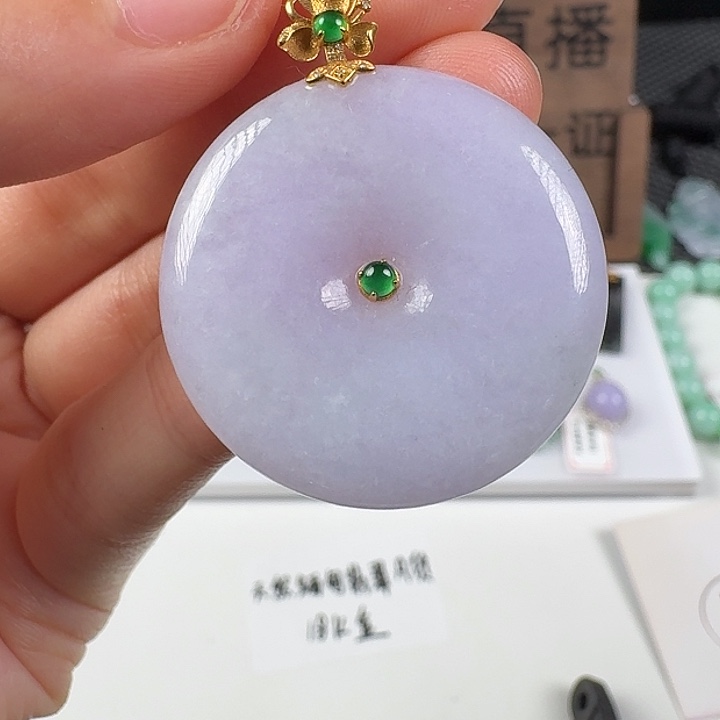翡翠18K金镶嵌颈饰