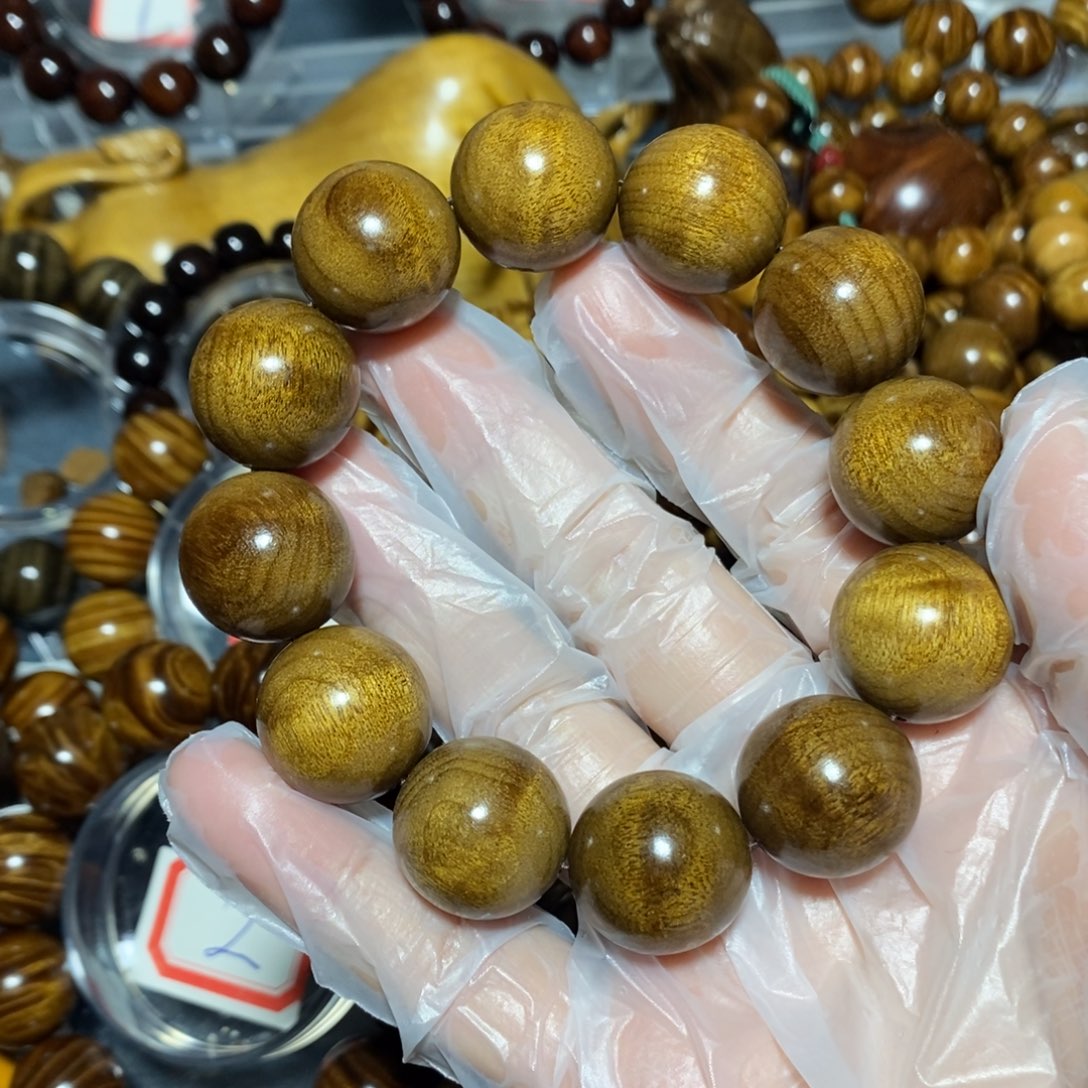 金丝楠木雕工艺品