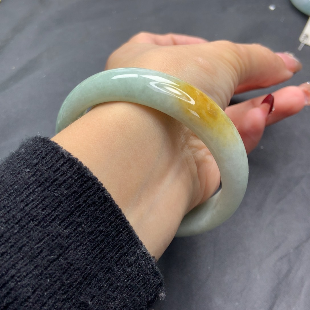 翡翠手镯未镶嵌57.3圈口