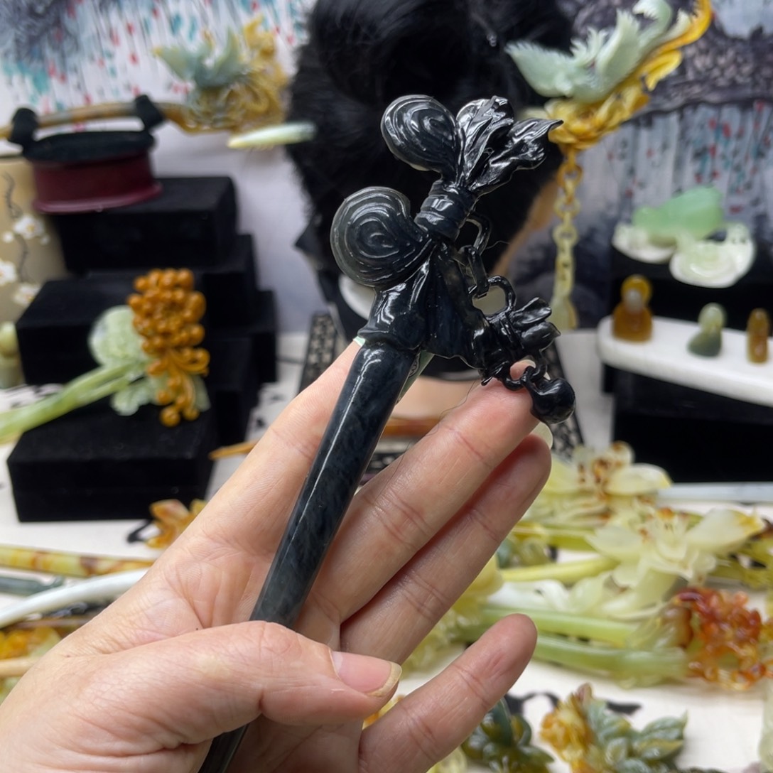 【闪购商品】蛇纹石玉发饰合金玺*台