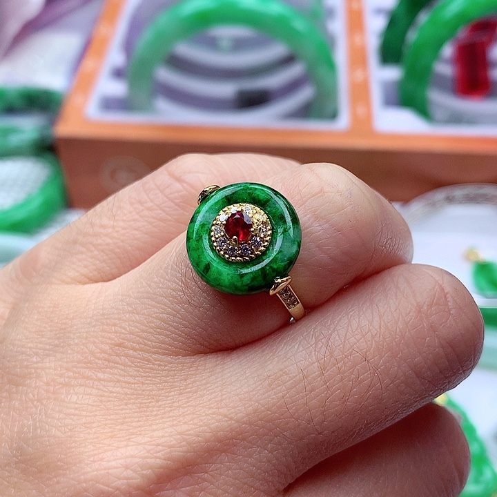 翡翠颈饰银S925镶嵌翡翠