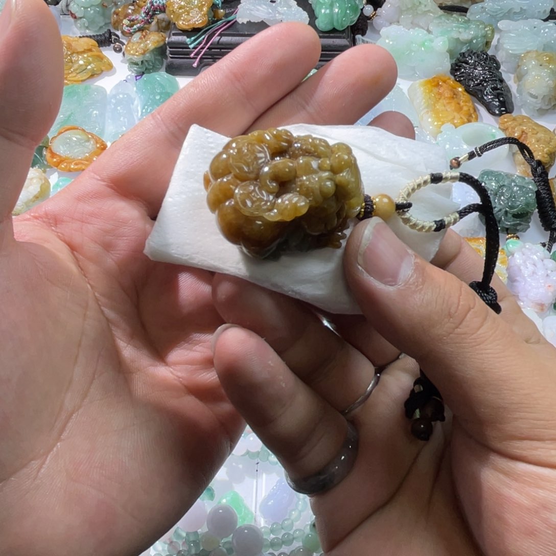 翡翠颈饰未镶嵌天然