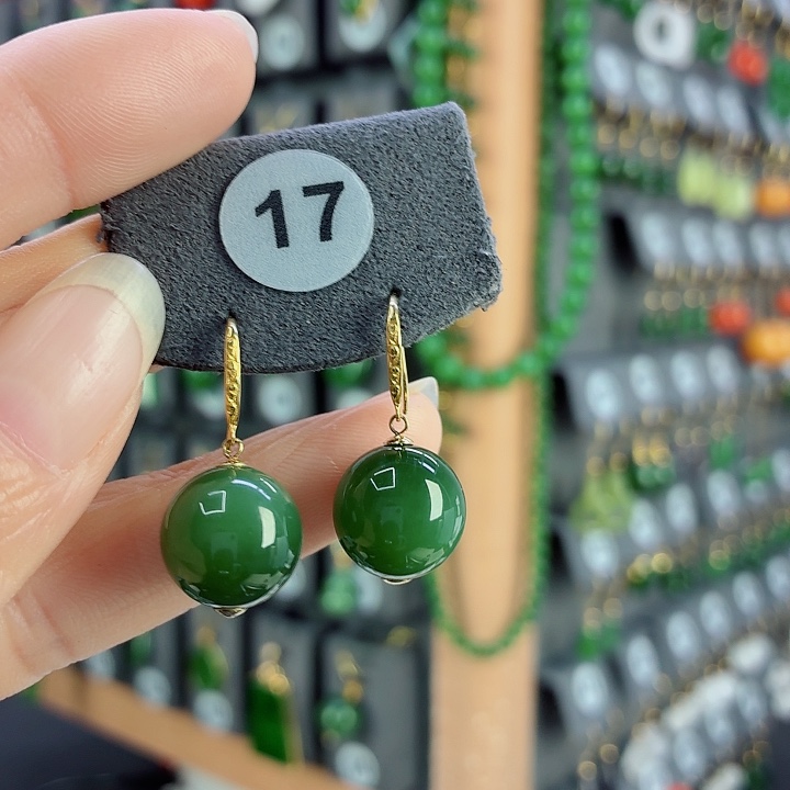 和田玉18K金镶嵌耳饰