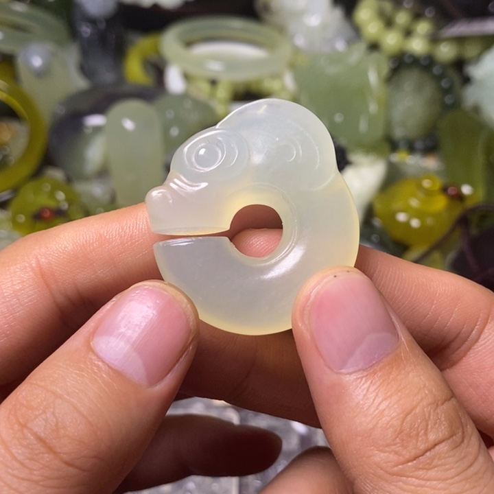 岫玉岫玉颈饰未镶嵌