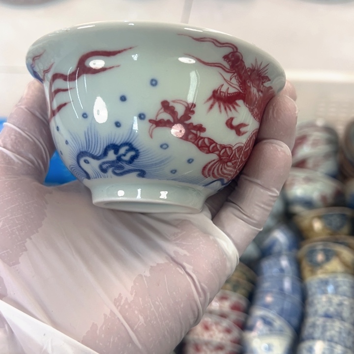 瓷片白青花釉里红鱼化龙压手杯主人杯全品