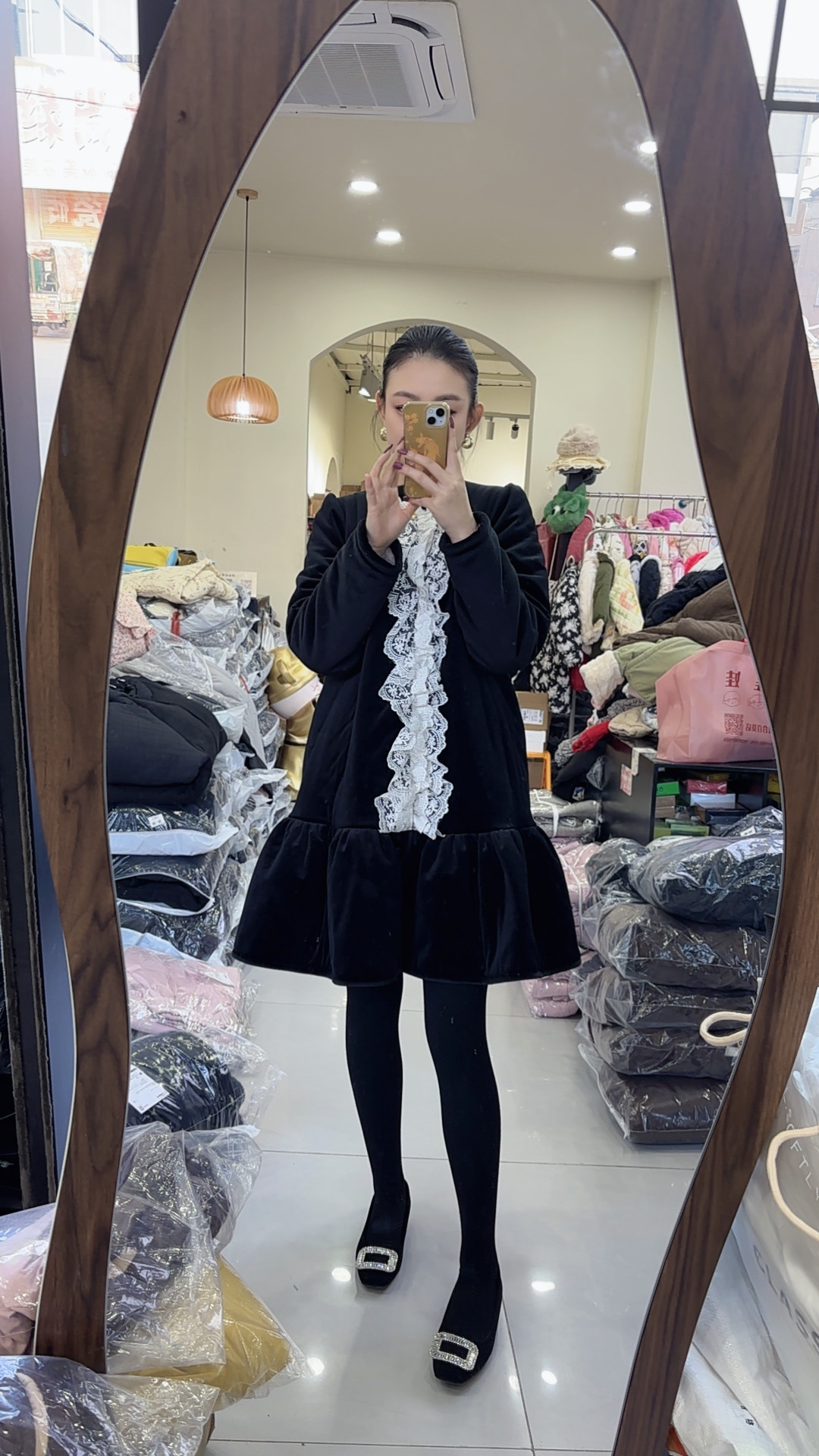 【好娃娃】黑色金丝绒蕾丝中长家居服睡袍